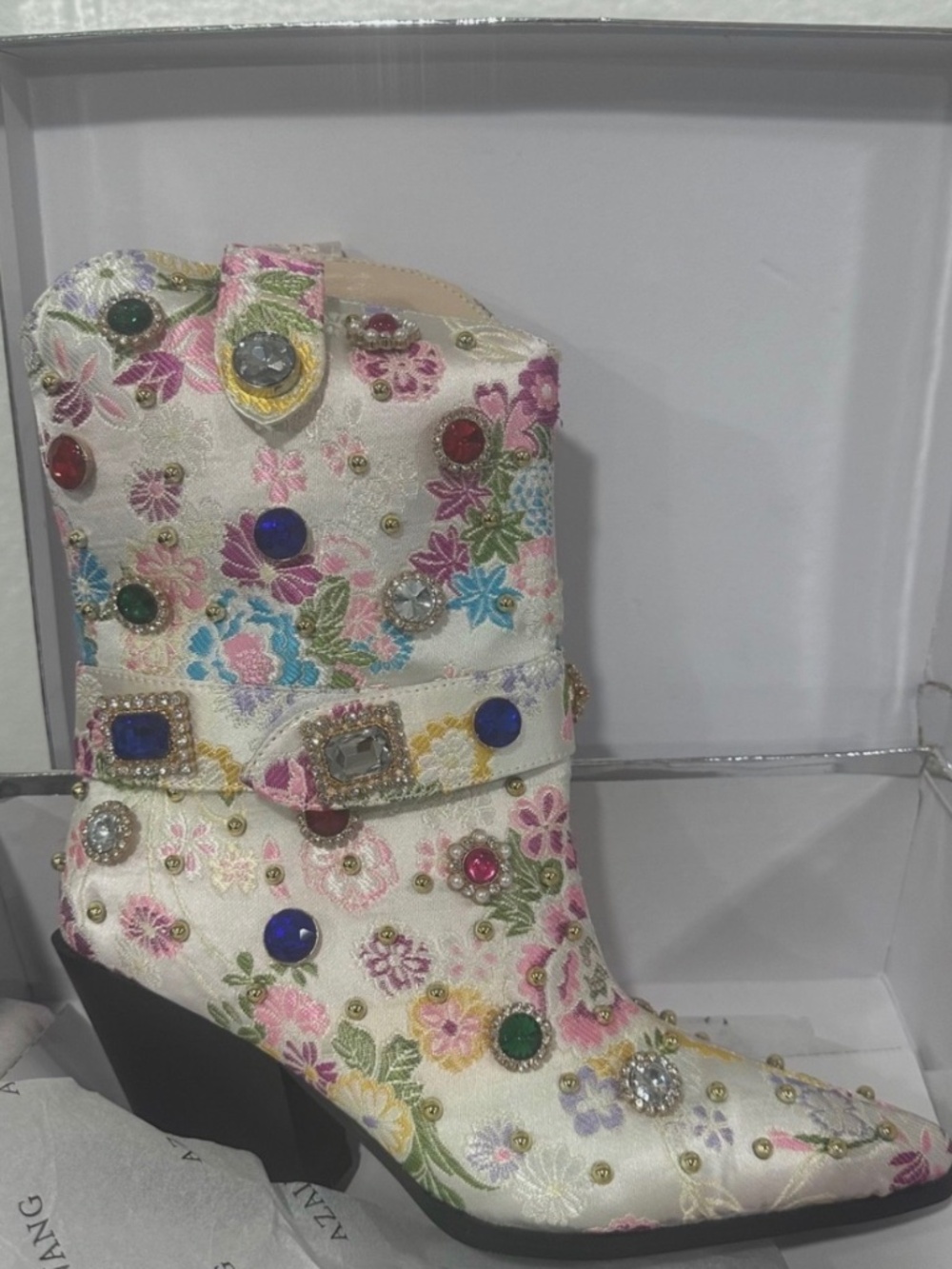 AZALEA WANG DILIGENT EMBELLISHED BASIC CHUNKY BOOTIE IN BONE